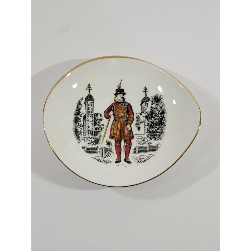 Queensberry Bone China Trinket Dish Yeoman of the Guard